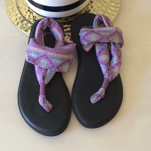 sanuk children's flip flops